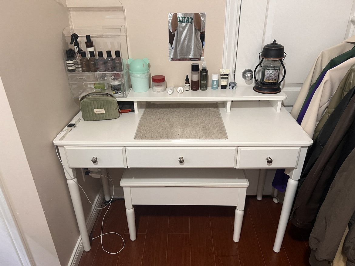 Dressing table with storage chair