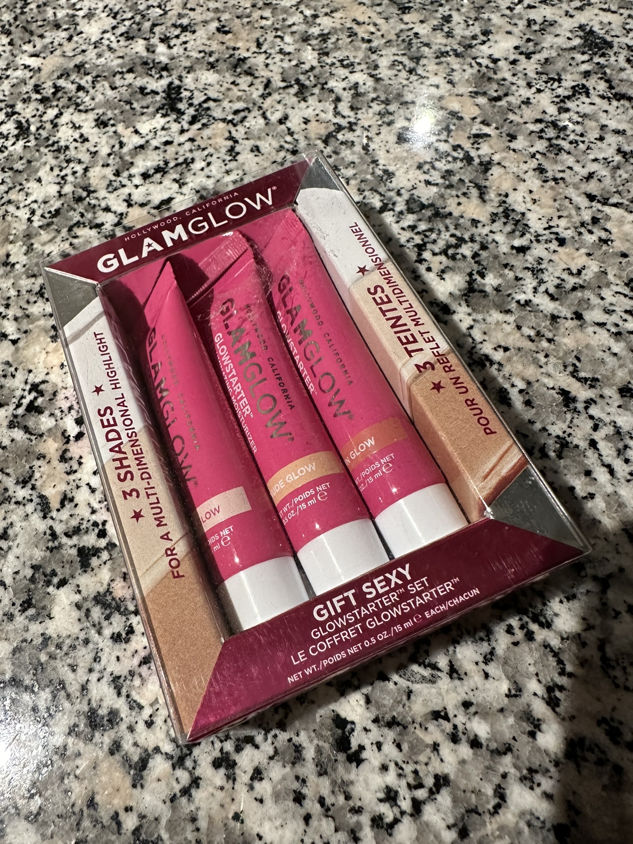 Glam glow highlighting cream