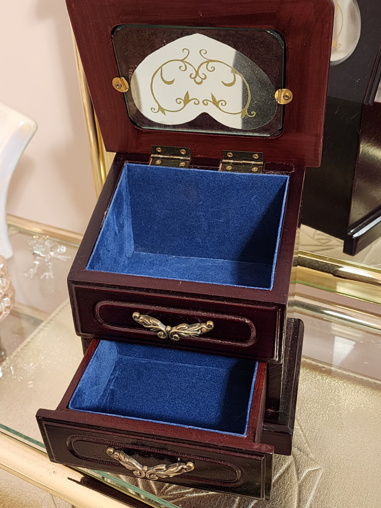 merlot wooden jewelry box image indicator(3)