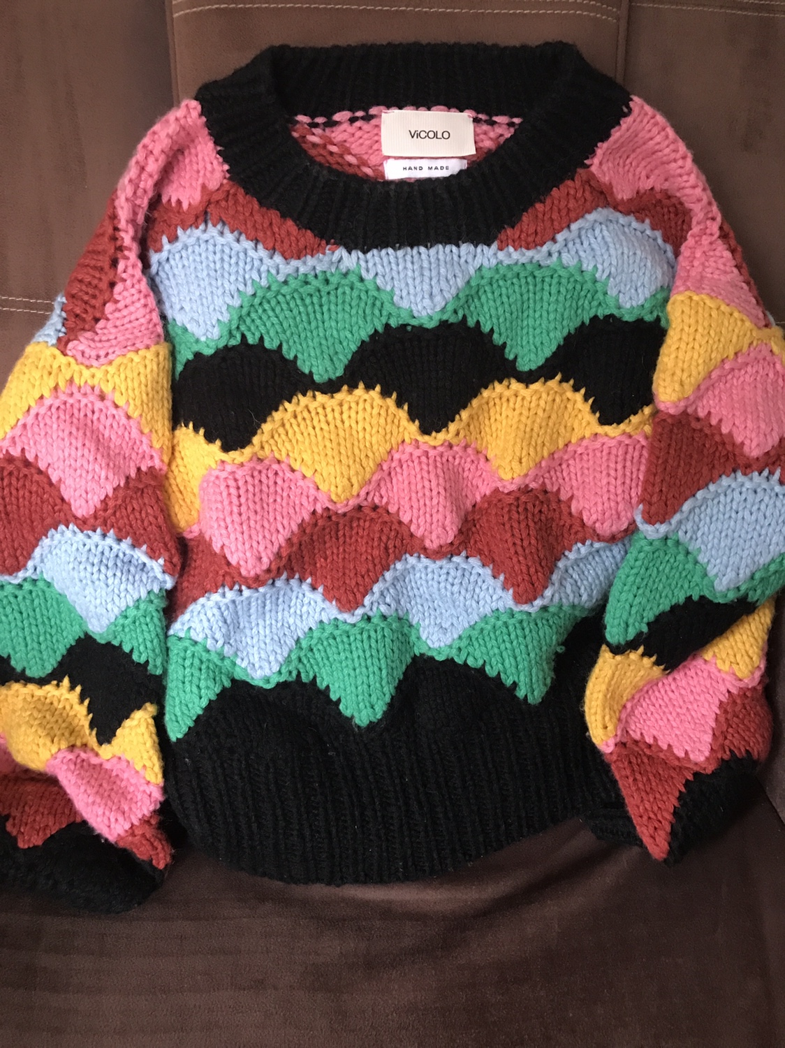 Pending PU. Handmade sweater by Vicolo thumbnail
