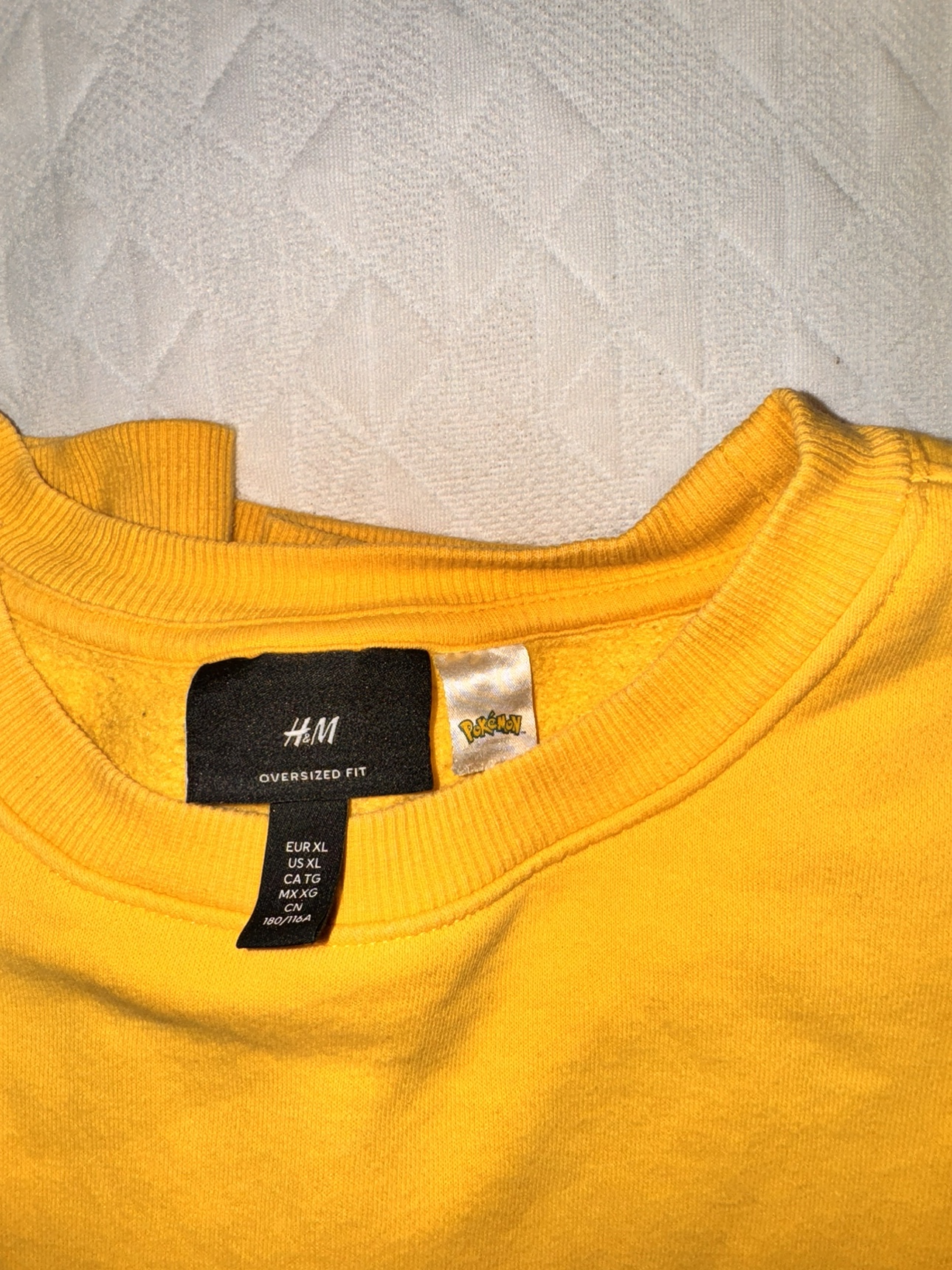 H&M Oversized Pikachu Crewneck image indicator(3)