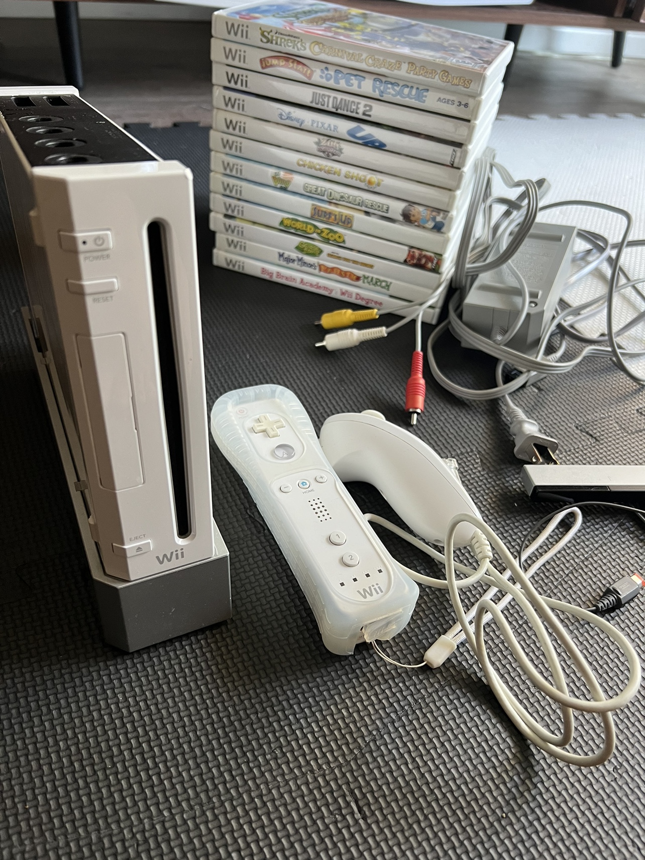 Nintendo Wii Set + 12 games image indicator(2)