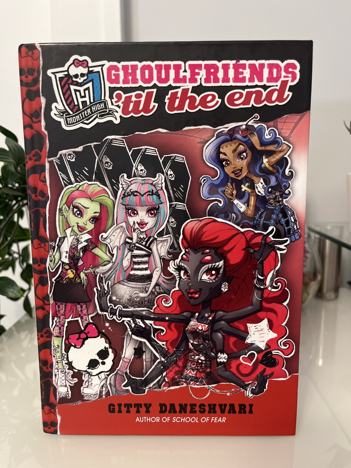 Monster High Ghoul Friends Chapter Books - photo 3