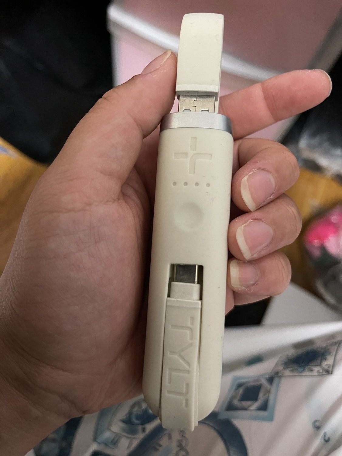 TYLT Flipswitch Powerbank image indicator(4)