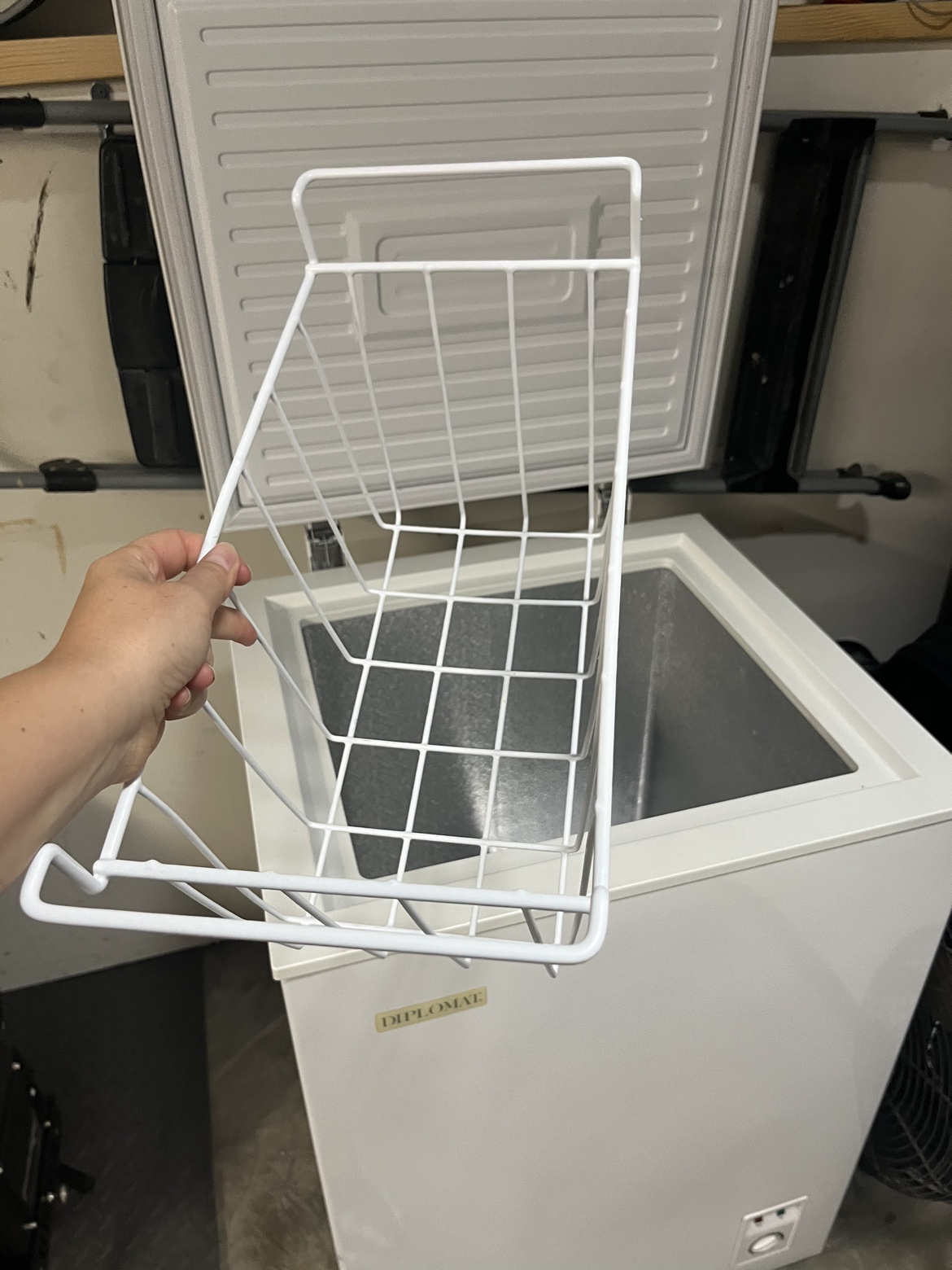 Danby Diplomat 3.5 cubic feet freezer - photo 4