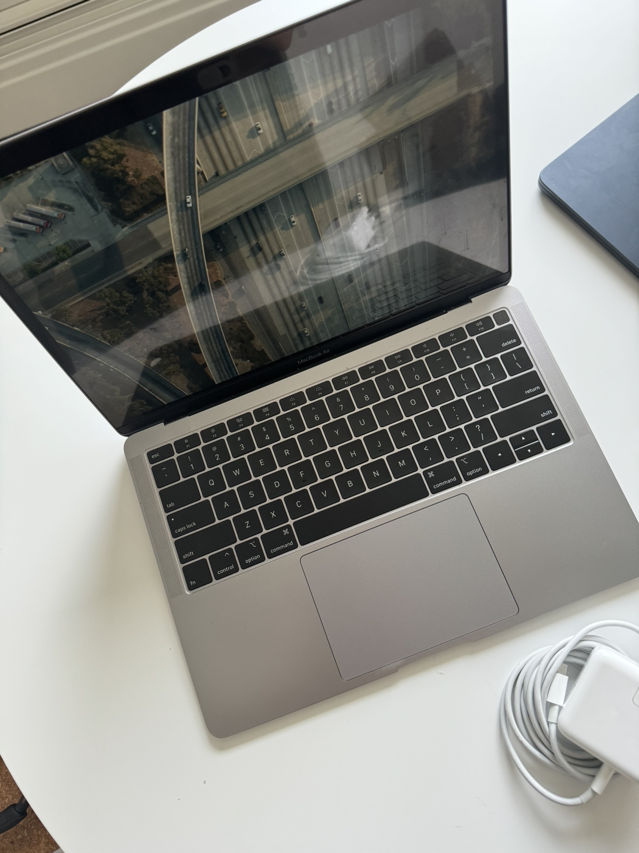 Macbook Air 2019 - photo 3