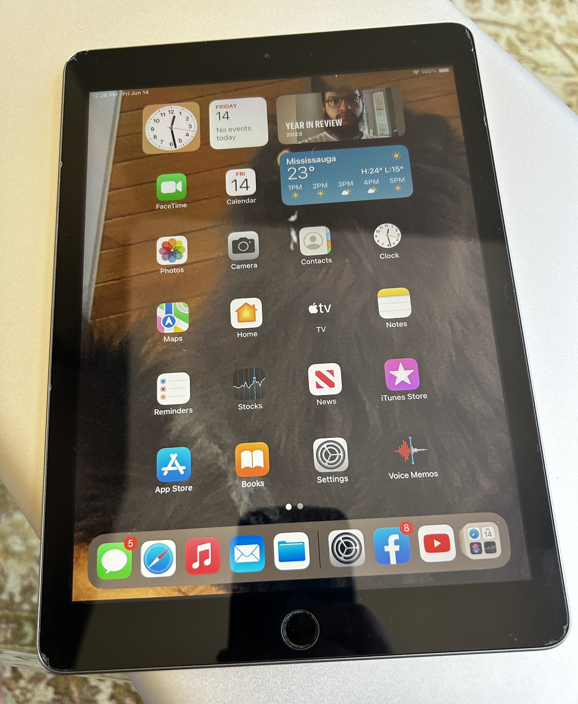 Apple iPad 5th Gen 2017. - photo 2