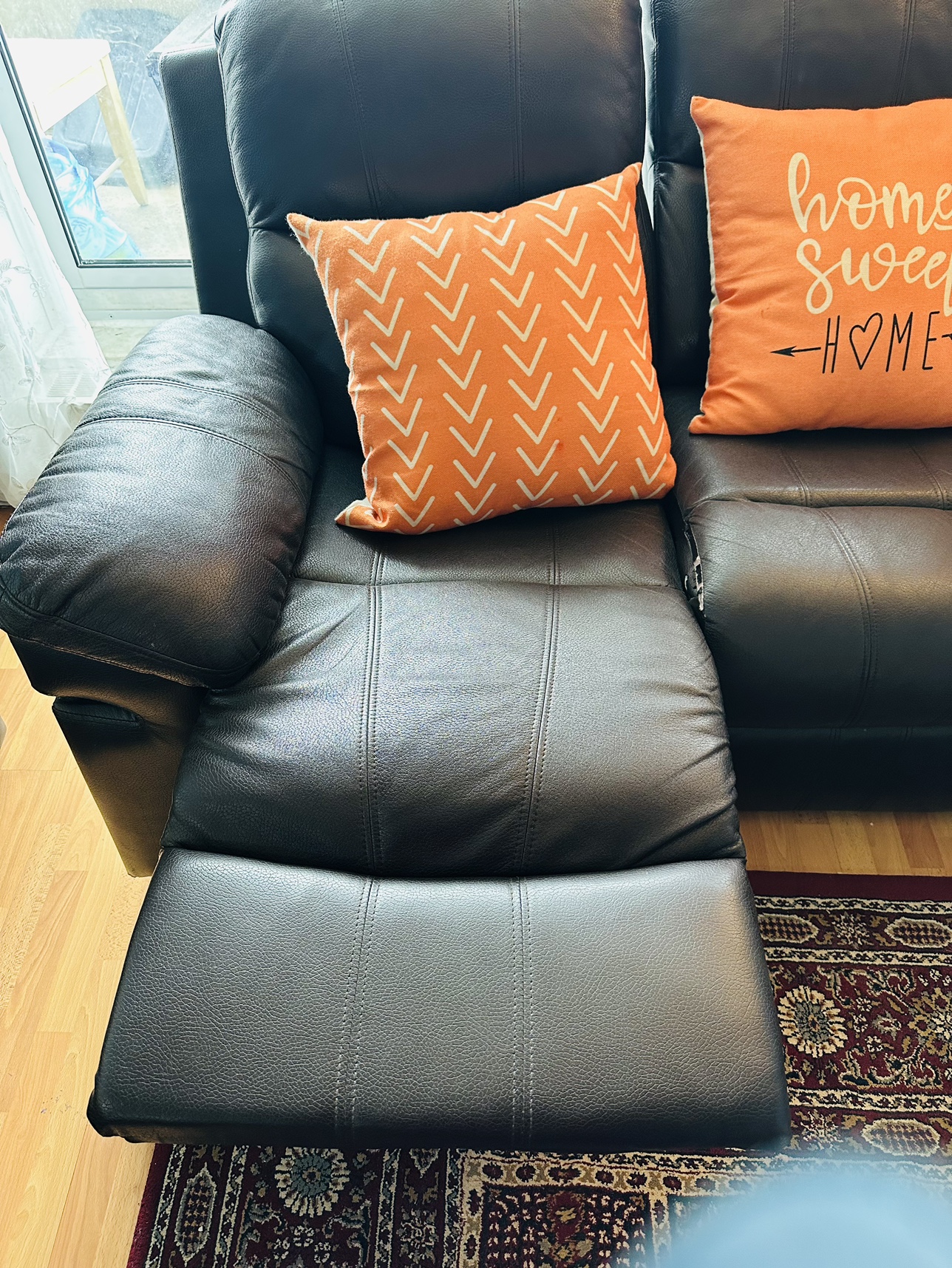 Couch - photo 4