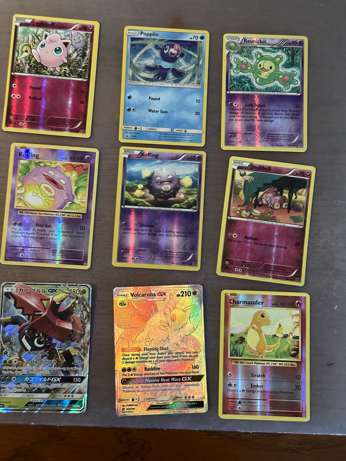 Bundle of more than 350 Pokemon cards with 6 vintage cards image indicator(4)
