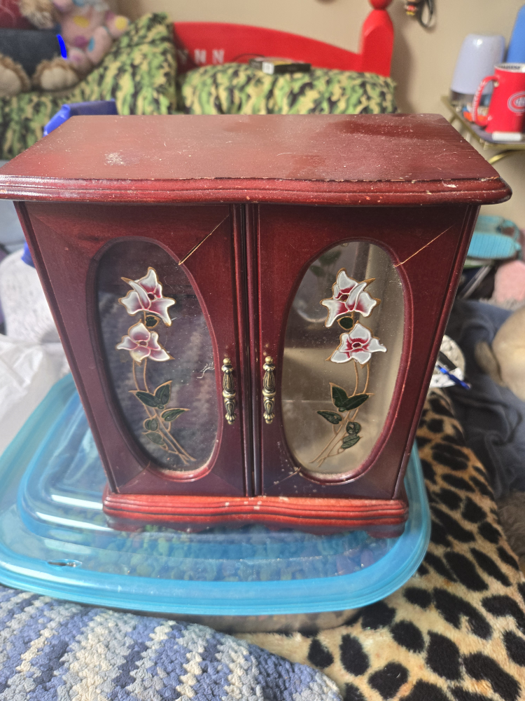 4 drawer 2 door jewelry box image indicator(3)