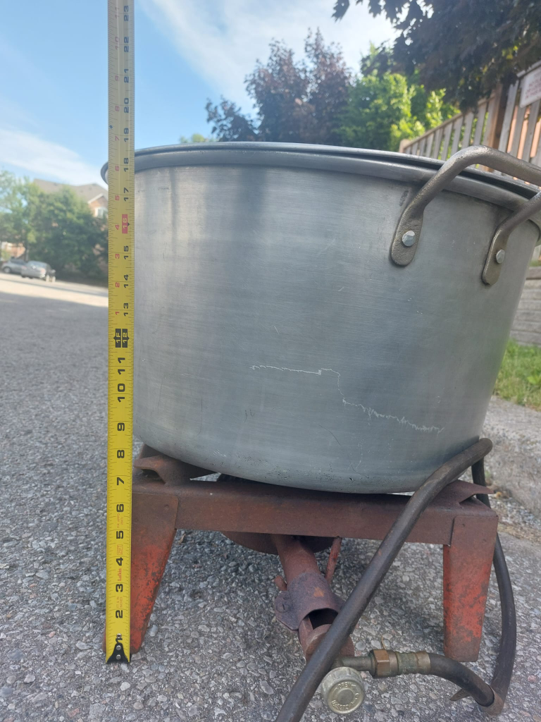 Burner ,pot,paddle and scoop for making sauce image indicator(5)