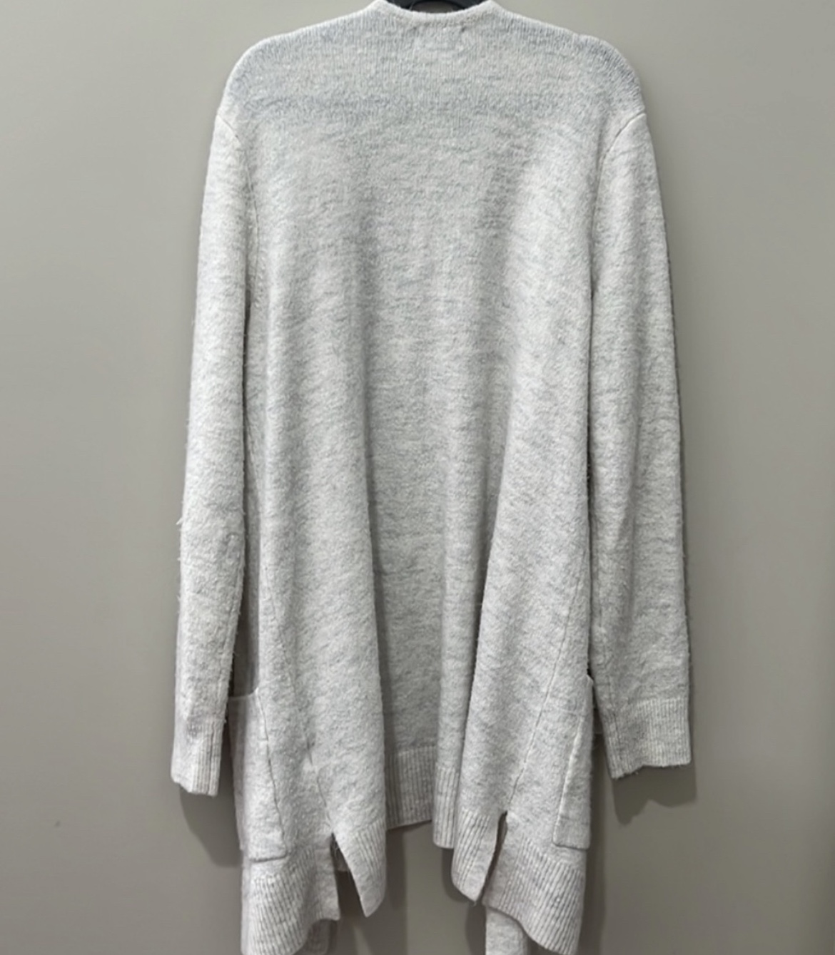 Old navy gray cardigan sz M image indicator(2)