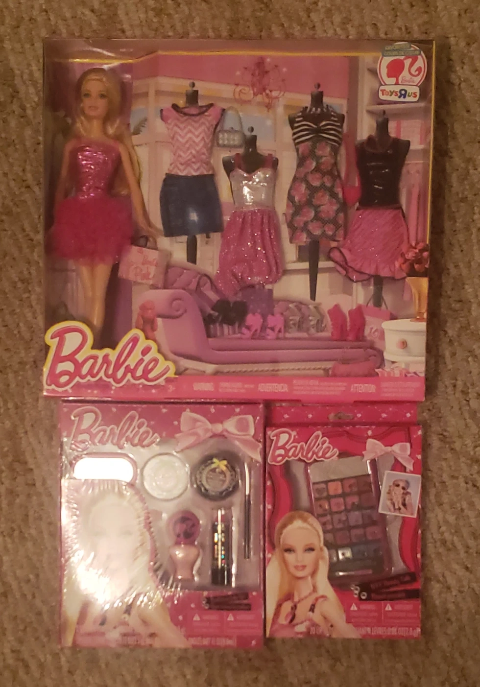 Barbie Bundle Set: Doll and clothing + Makeup | Karrot