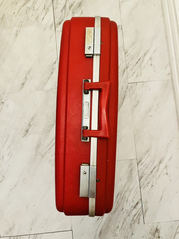 Vintage 1970s suitcase in classic red - photo 2