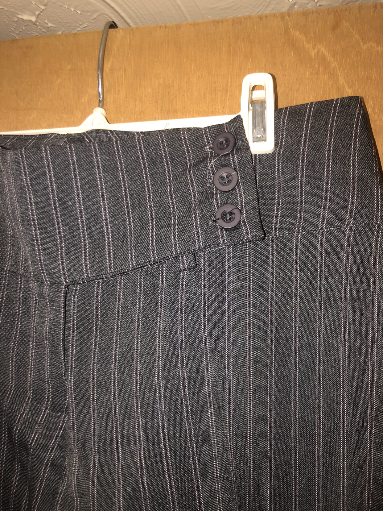 Low waisted business pants image indicator(2)