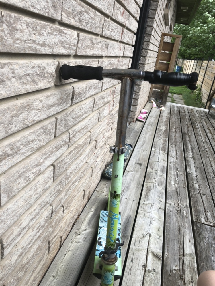 Kid’s scooter - photo 2