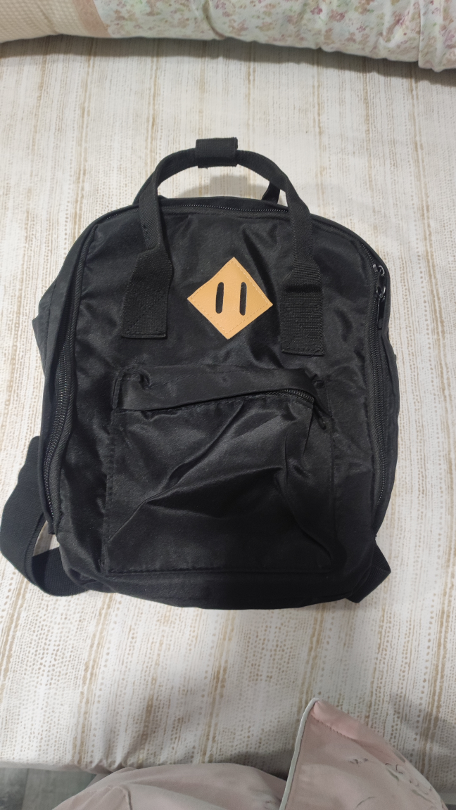 [MOVING SALE] !! Mini backpack thumbnail