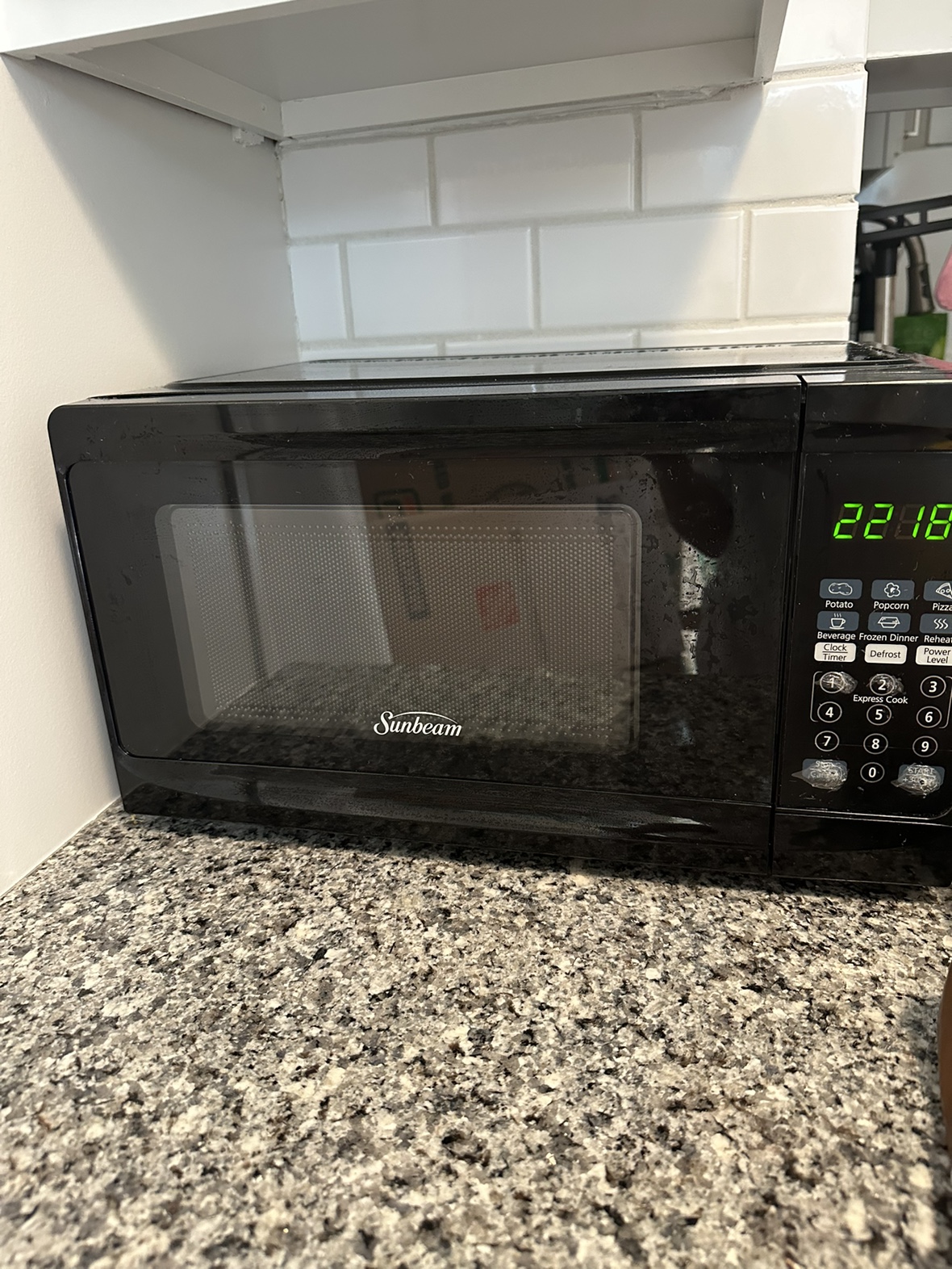 NIB Sunbeam 0.7 cu ft 700 Watt Microwave Oven - Black