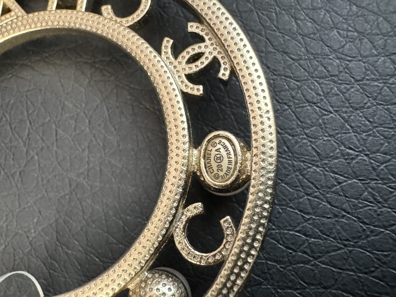 CHANEL Hoop Earrings image indicator(5)