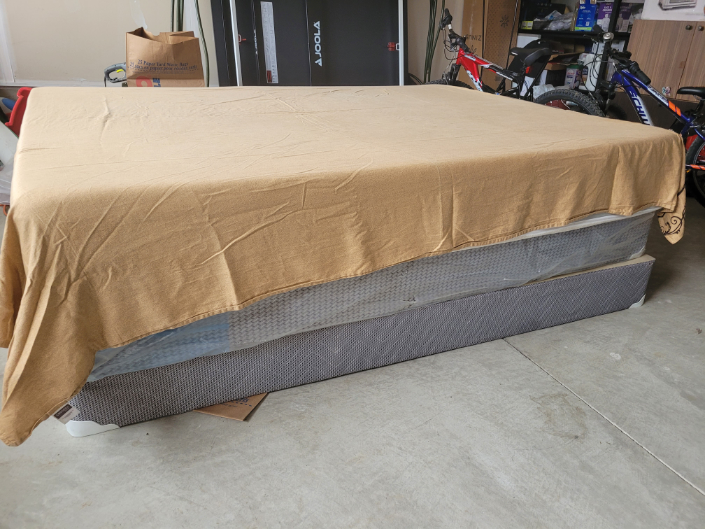 queen-size mattress and 2 boxes to raise it - photo 2