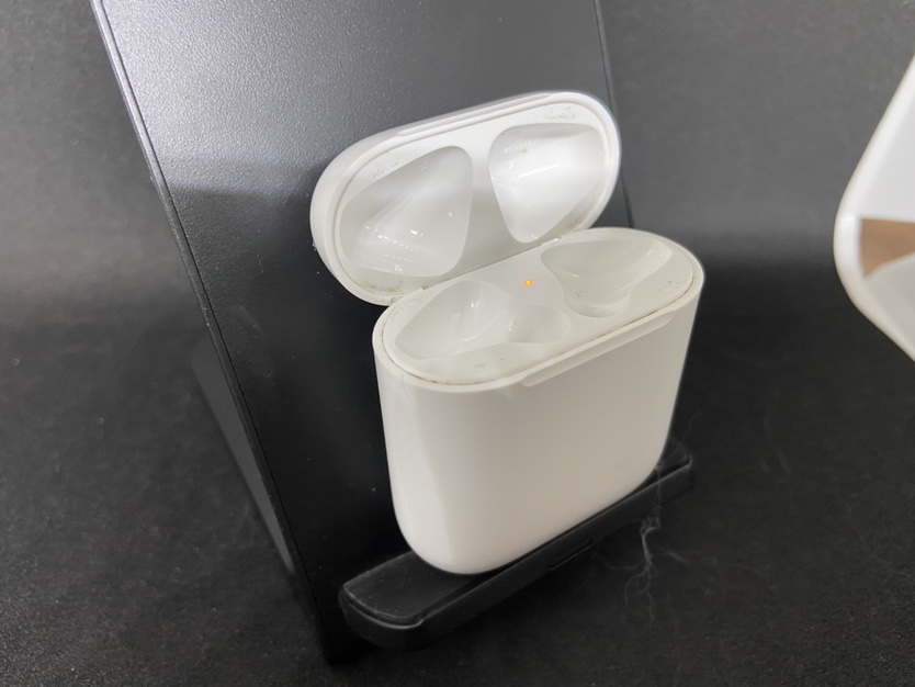 Apple Airpods Case 1st Gen 2nd Gen Case - A1602 - photo 4