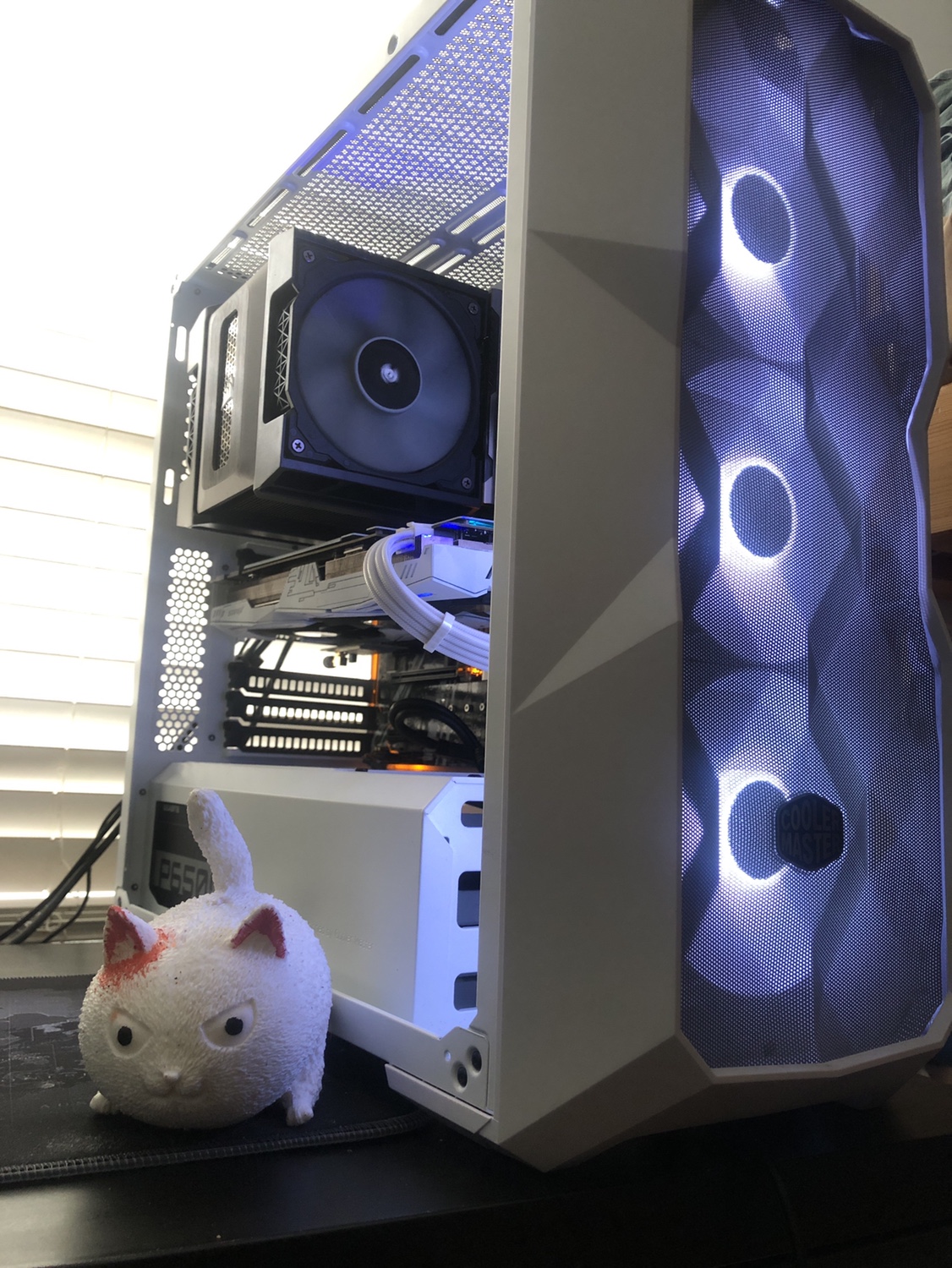 White Gaming PC thumbnail