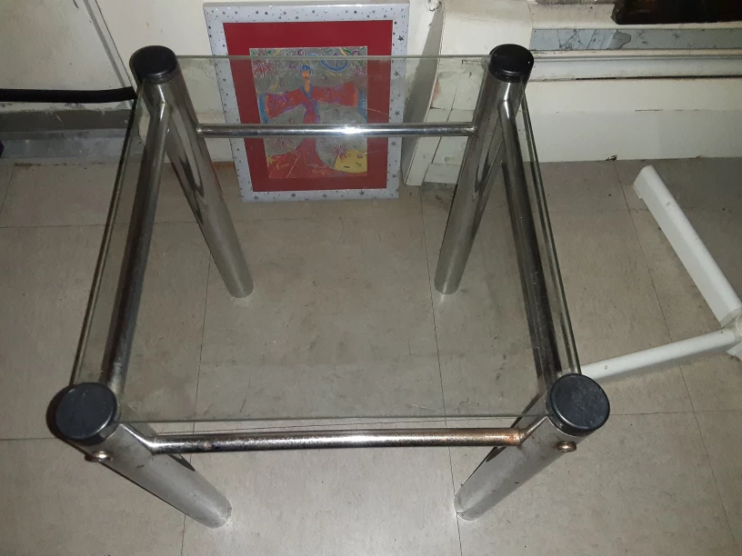 glass cocktail table