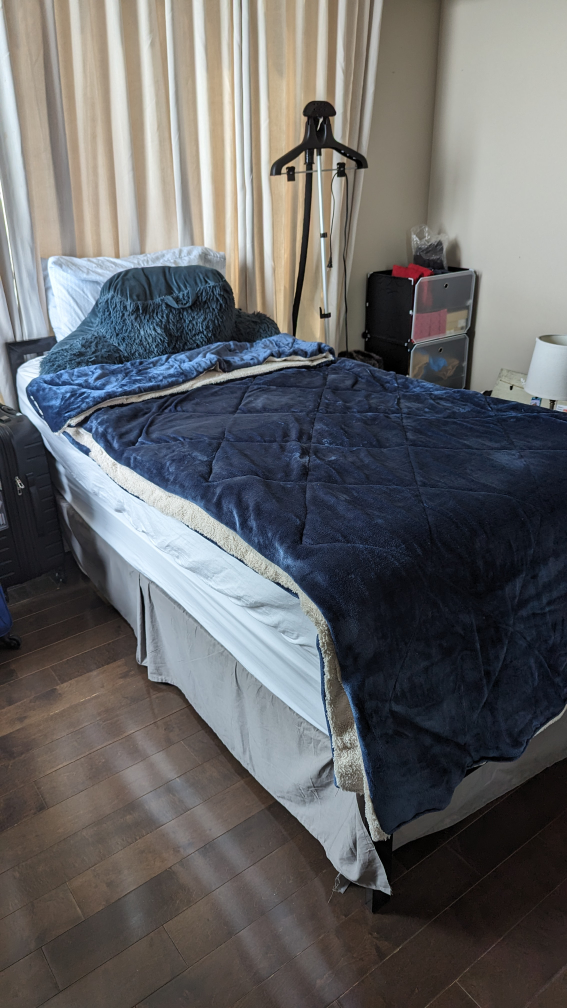metal frame bed with mattess thumbnail
