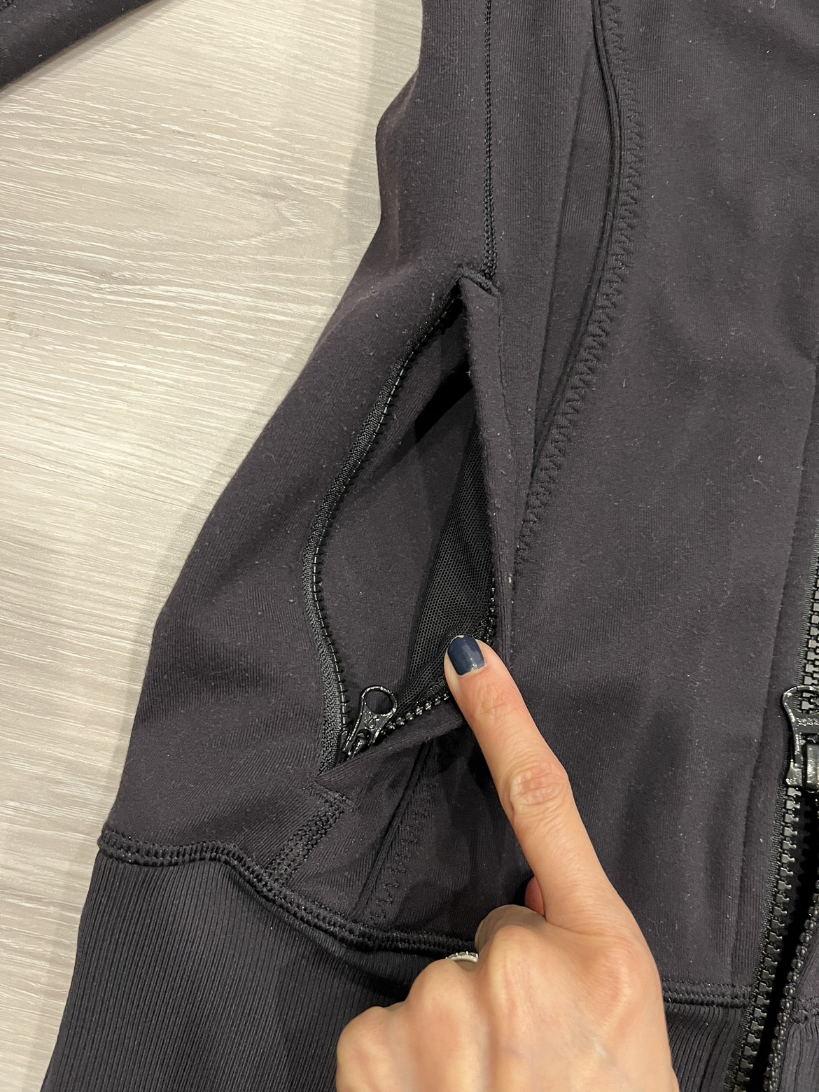 Lululemon Size 2 Black zip up image indicator(3)