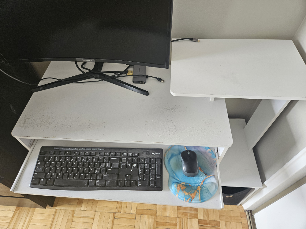 Office desk - photo 2