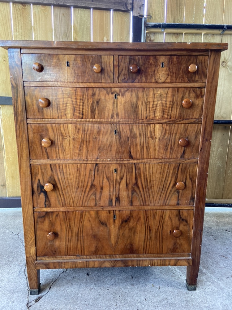 Vintage wood dresser 6 drawers w/Lock, no key, 45” tall - photo 2