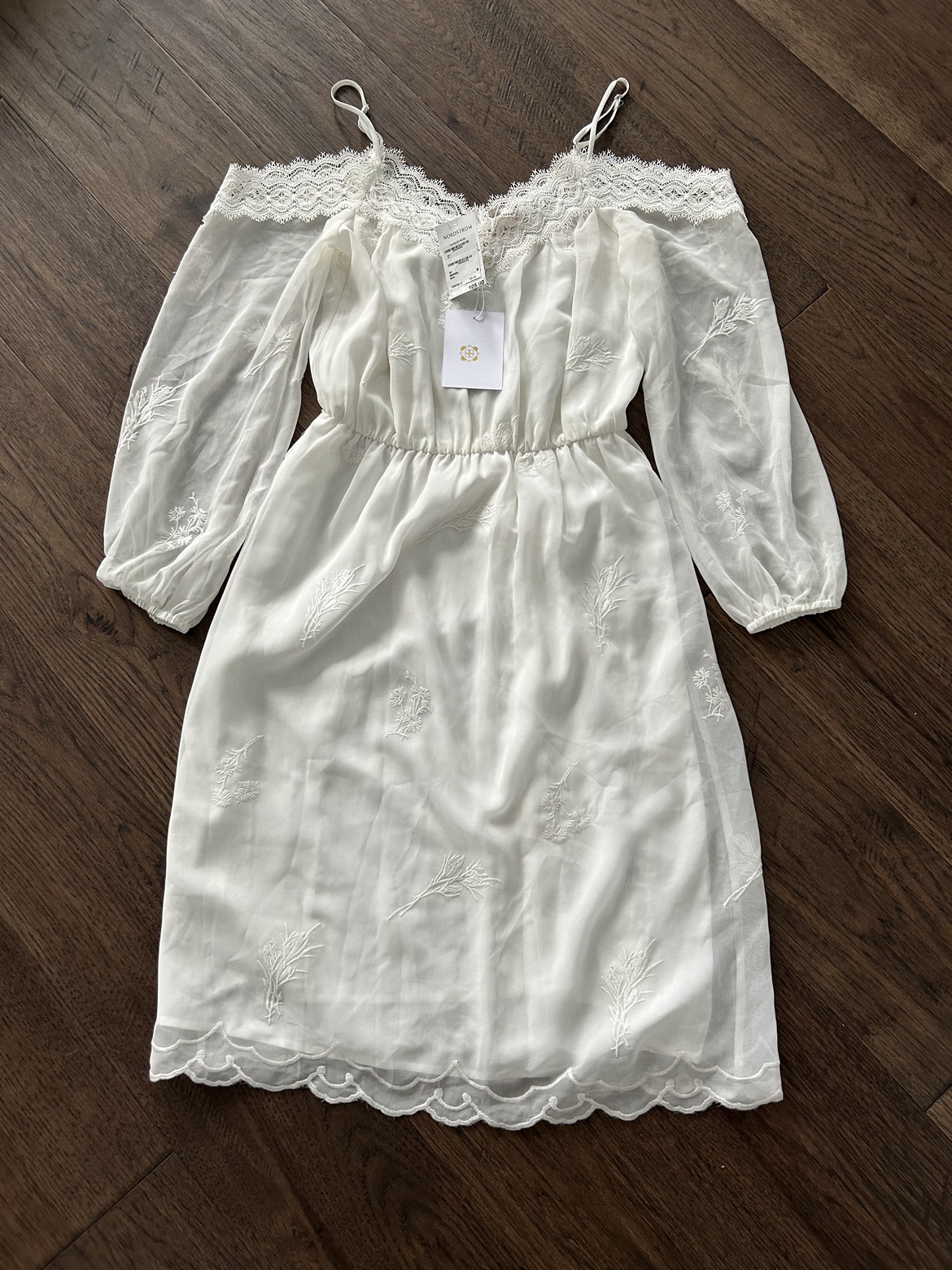 Brand New with Tag Stunning White Dress (size S)
