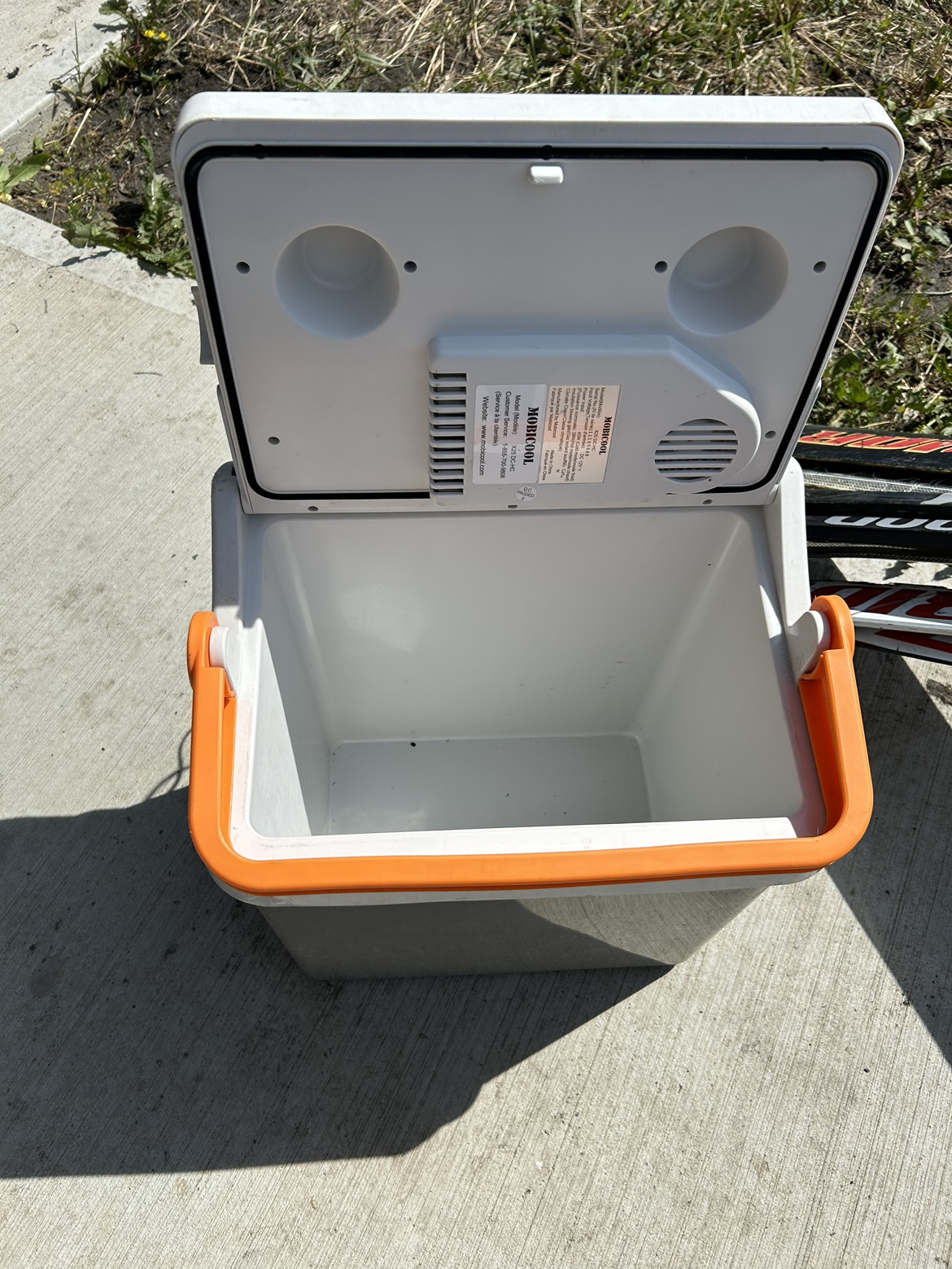 Mobicool Plug in Cooler (Hot/Cold) - photo 2