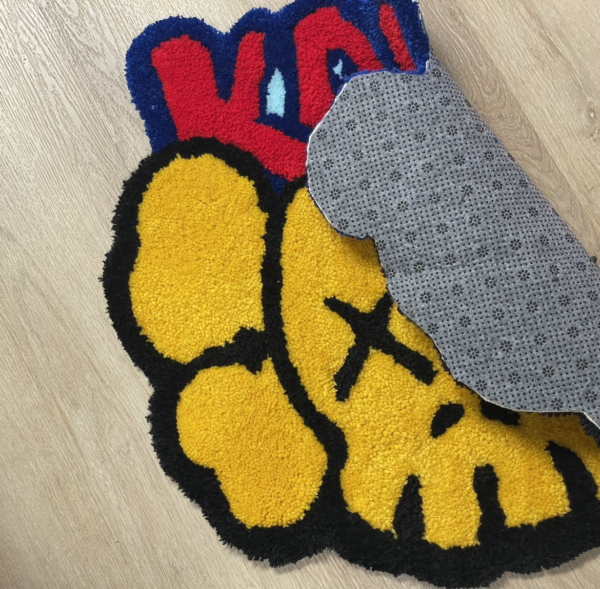 Kaws image indicator(4)