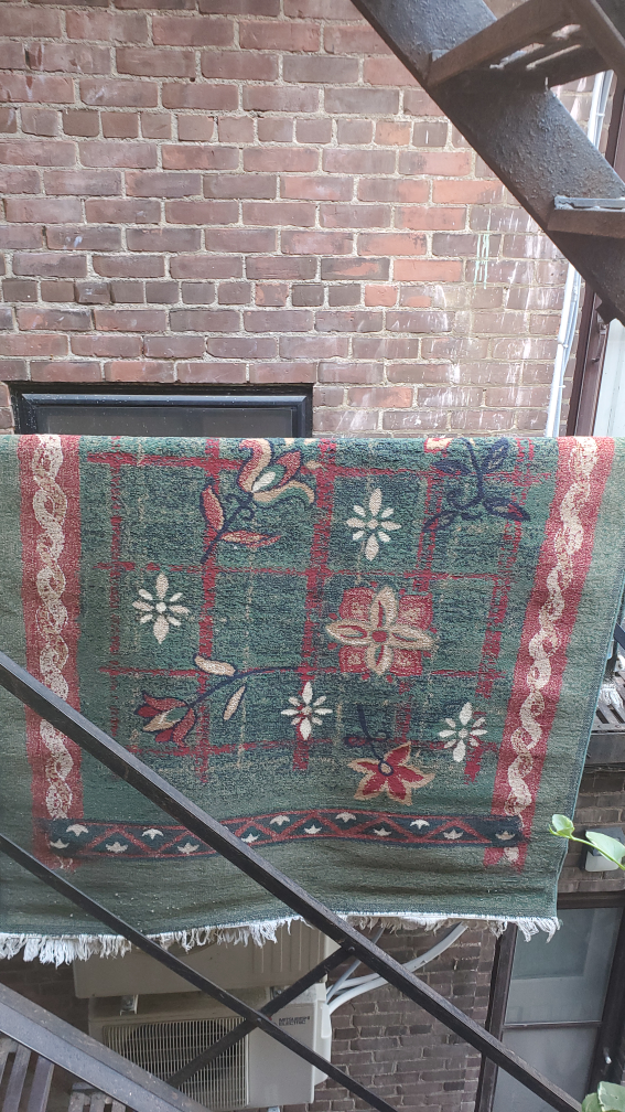 Area Rug 5×8 40 square  foot