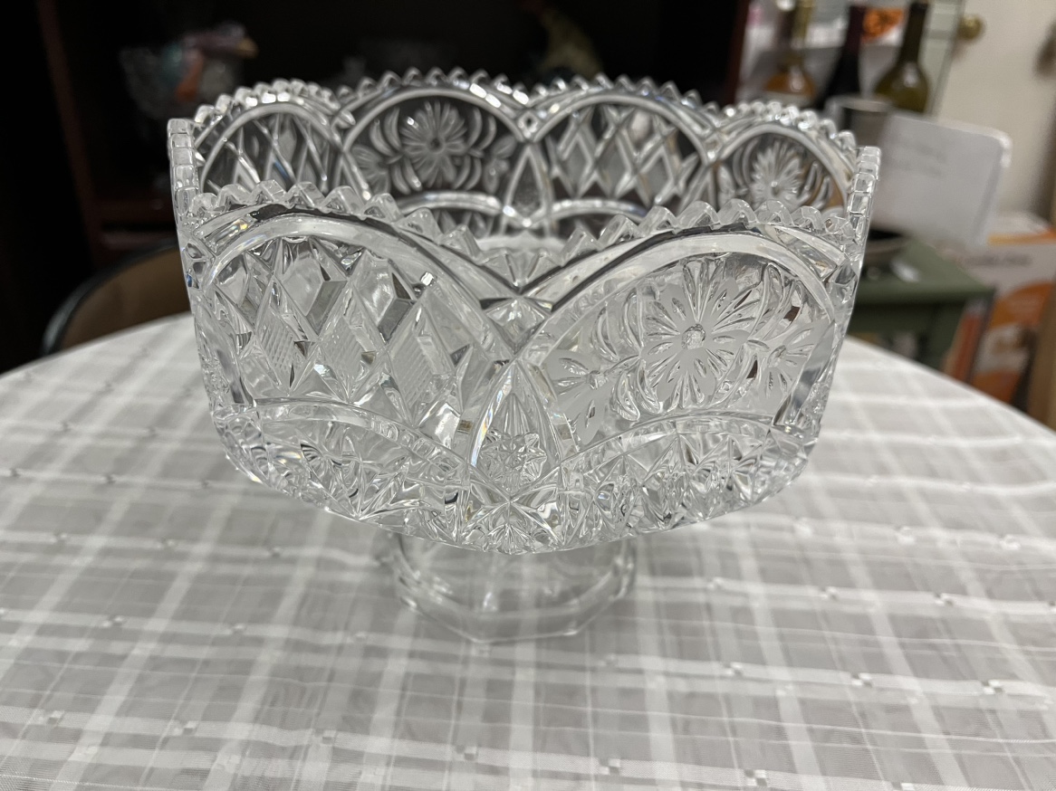 Glass cut bowl pedestal image indicator(7)