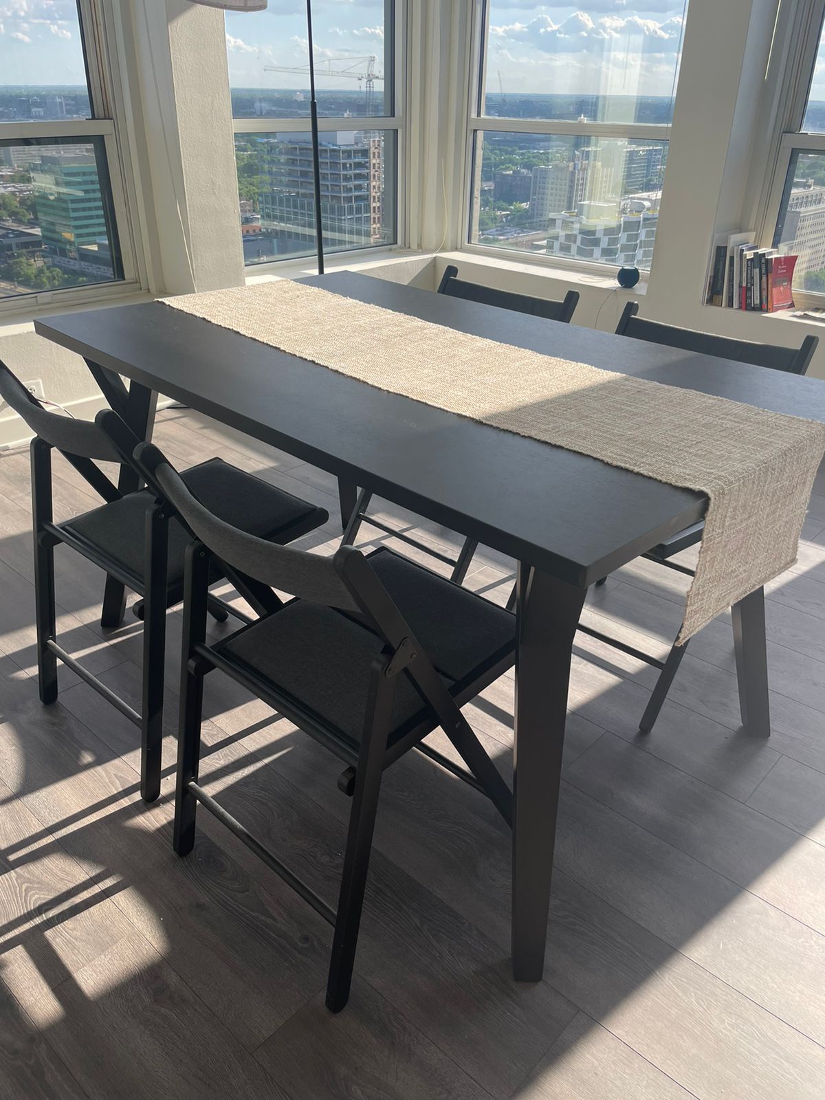Table + 4 chairs