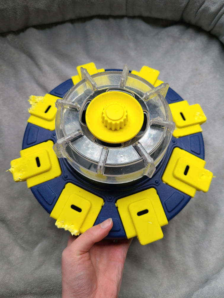 Dog puzzle feeder thumbnail