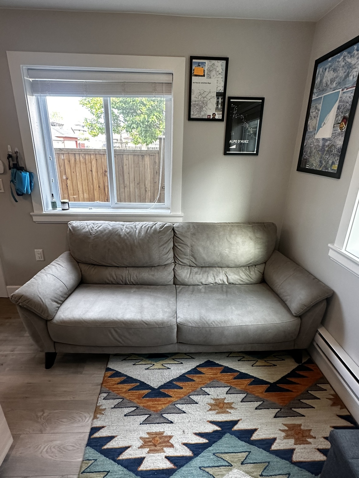 Grey couch - microsuede - from Leon’s - photo 4
