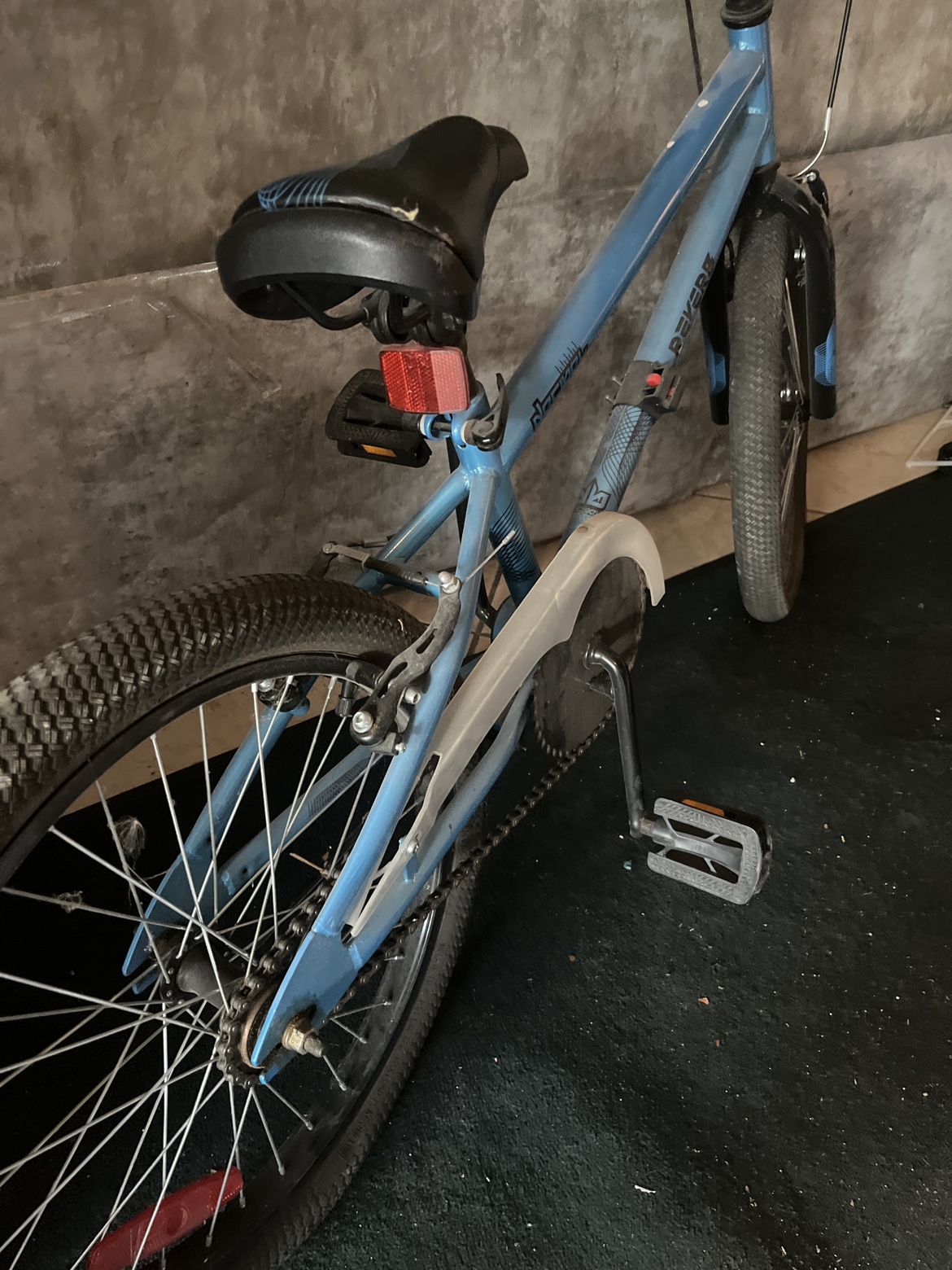 Fully functions mountain kids bike - MUST GO TODAy!! image indicator(2)