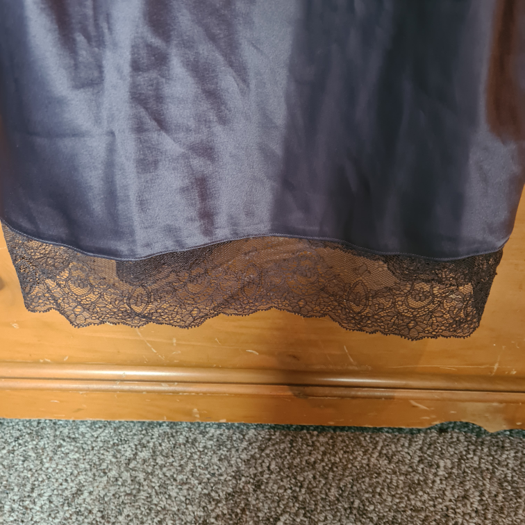 Grey lace nightdress with pink straps Darjeeling image indicator(3)