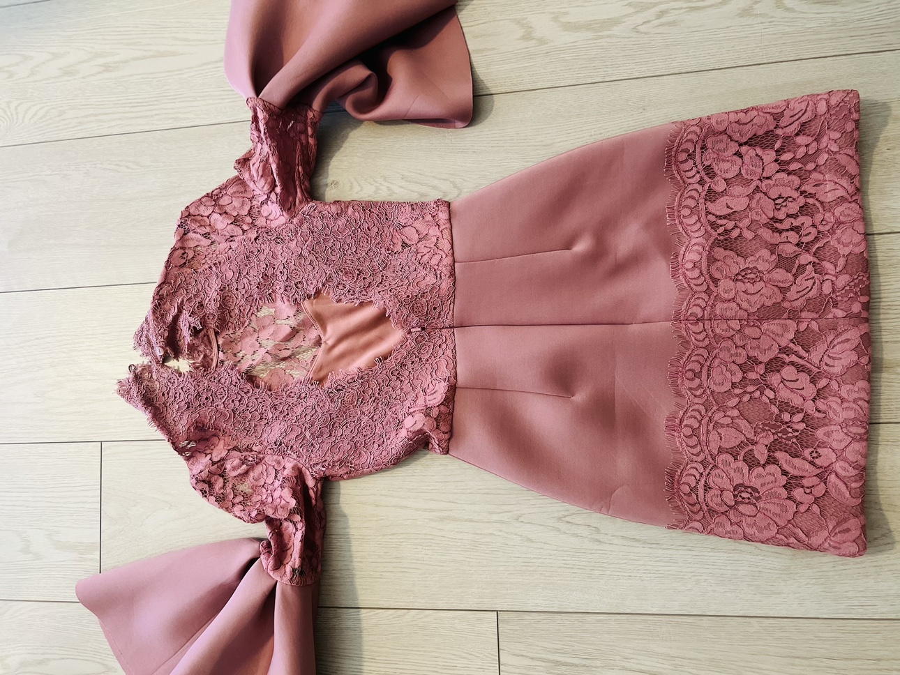 Dresses image indicator(6)