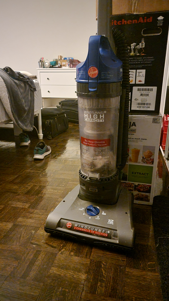 🌟Moving Sale 🌟Vaccum thumbnail