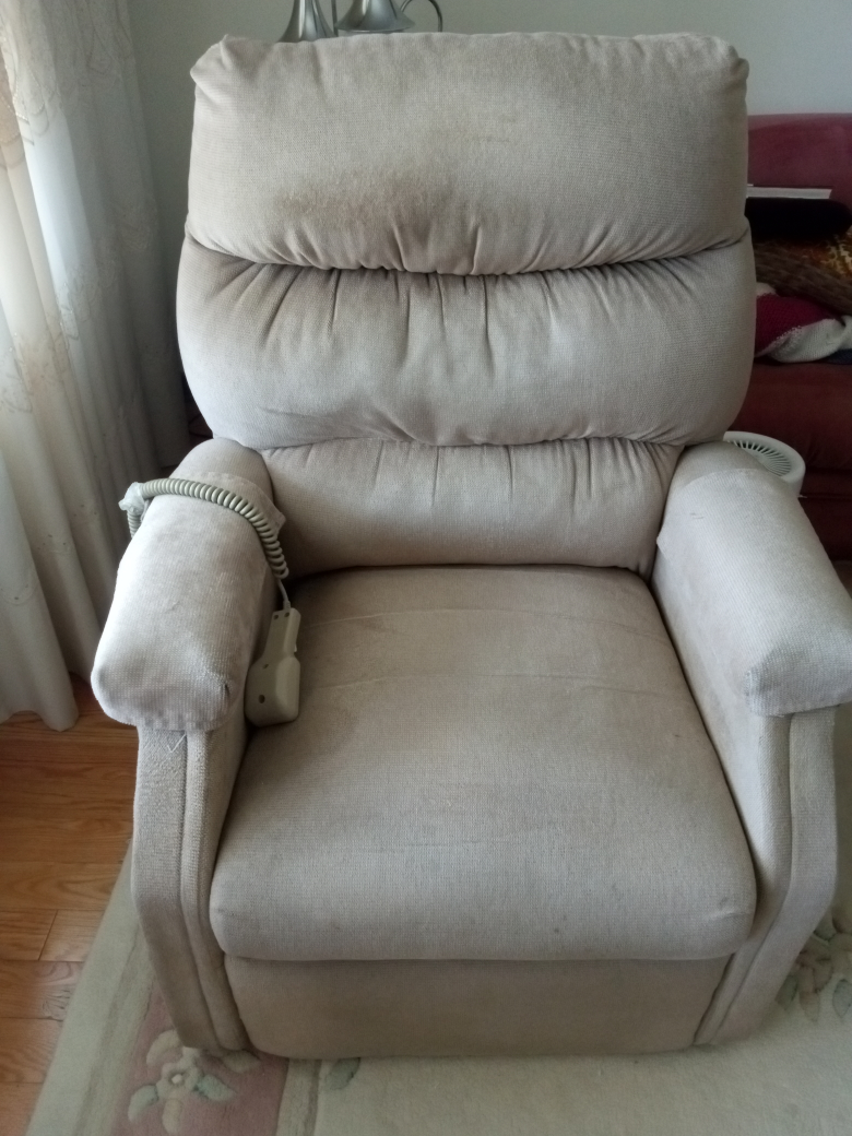Assistant/Recliner Chair - photo 3