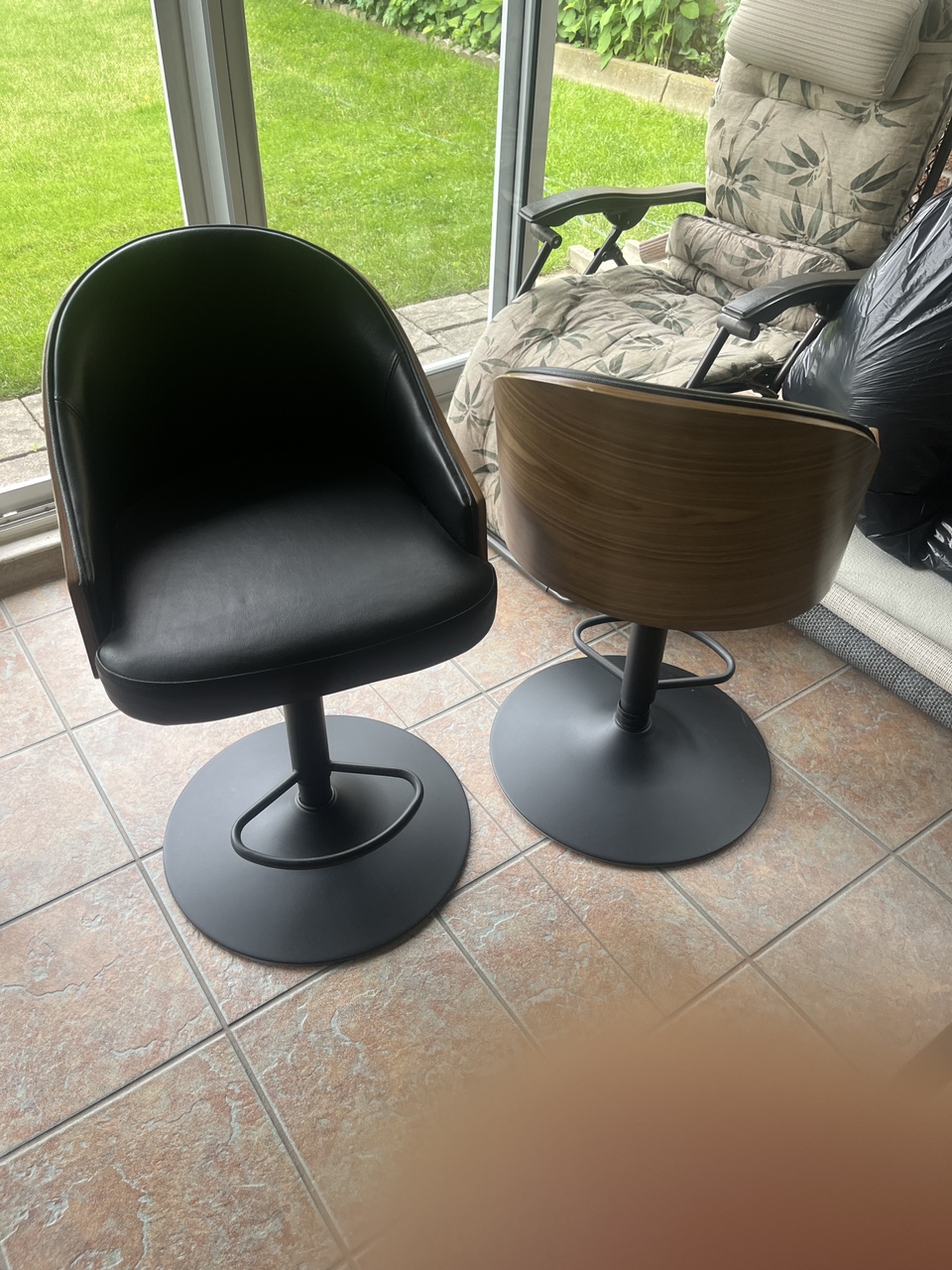 2 Bar Stools