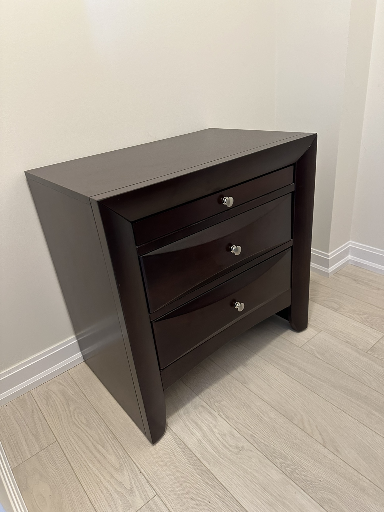 Queen size 4 Piece Bedroom Set - photo 3