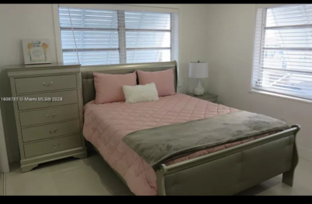 Bedroom set