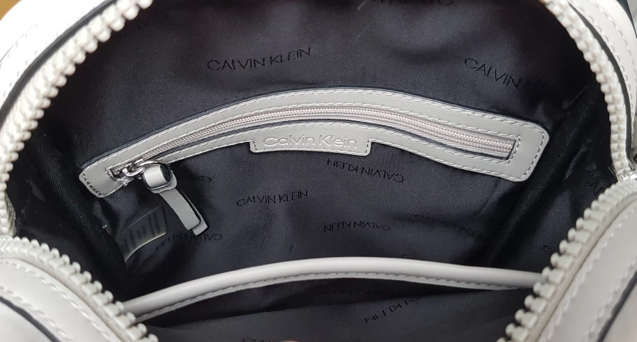 Calvin Klein Shoulder Bag image indicator(4)