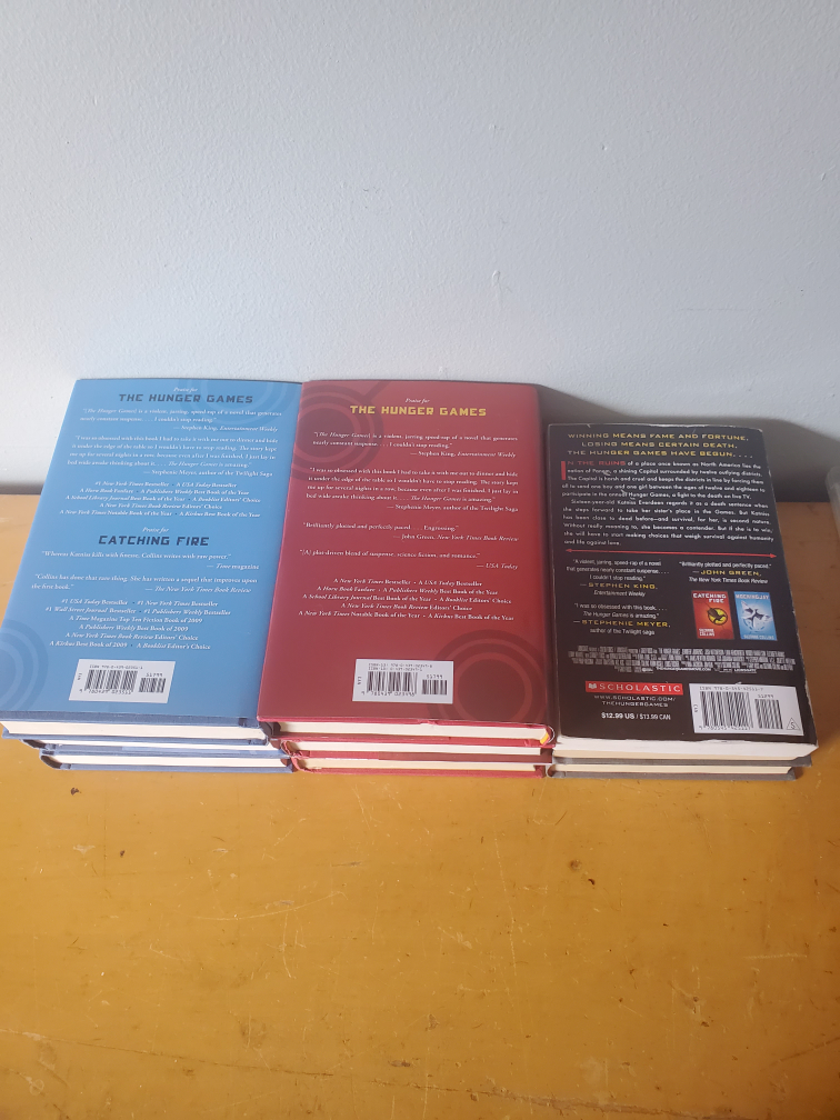 The Hunger Games Suzanne Collins Complete Triology Set Books image indicator(2)