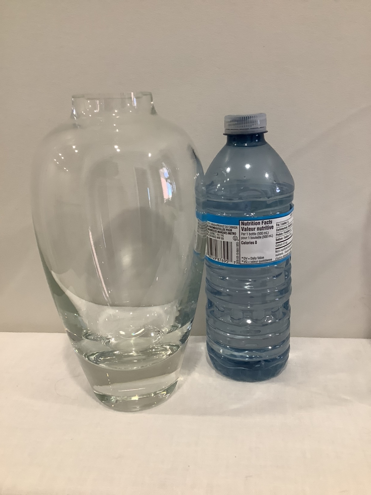 ❤️ Clear Crystal Vases, $10 each or take both $15 image indicator(2)